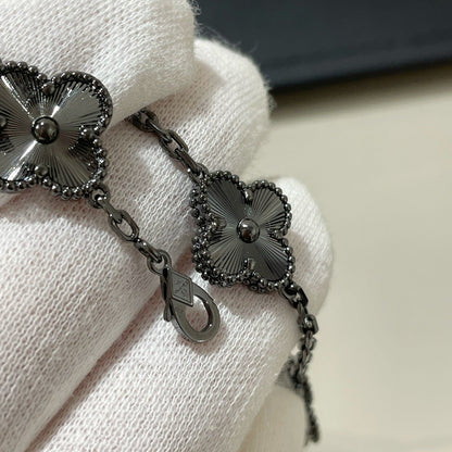 [⭐Renara]CLOVER 5 MOTIF BLACK BRACELET