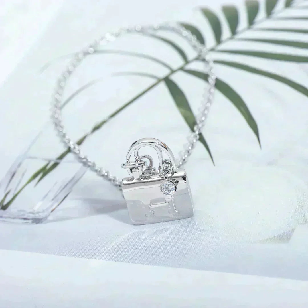 [⭐Renara]AMULETTE PEDANT SILVER NECKLACE