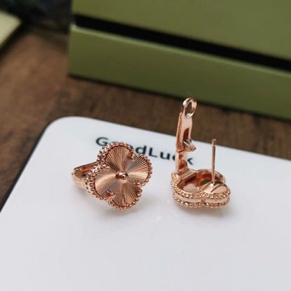 [⭐Renara]CLOVER MEDIUM STUD EARRINGS