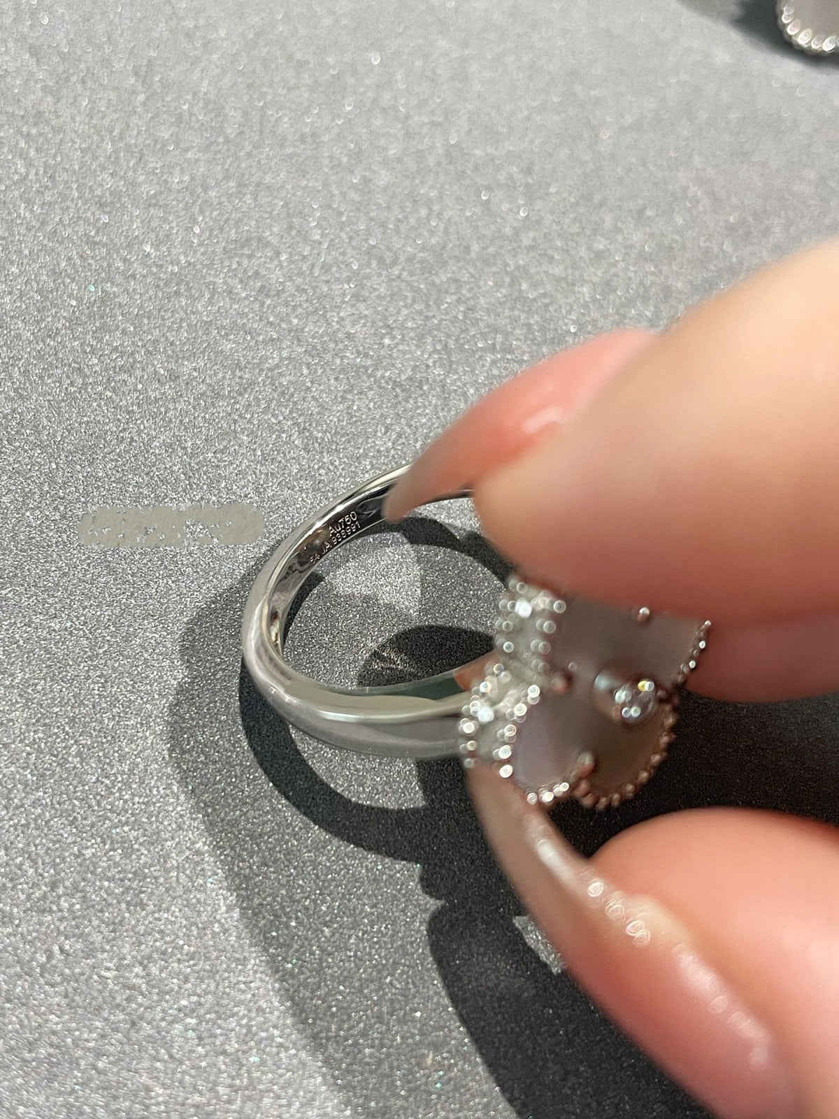 [⭐Renara]CLOVER SILVER MOP DIAMOND RING