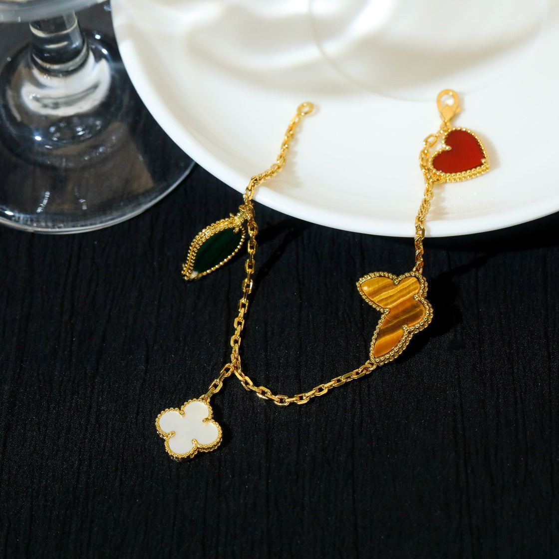 [⭐Renara]LUCKY SPRING 5 MOTIF GOLD BRACELET