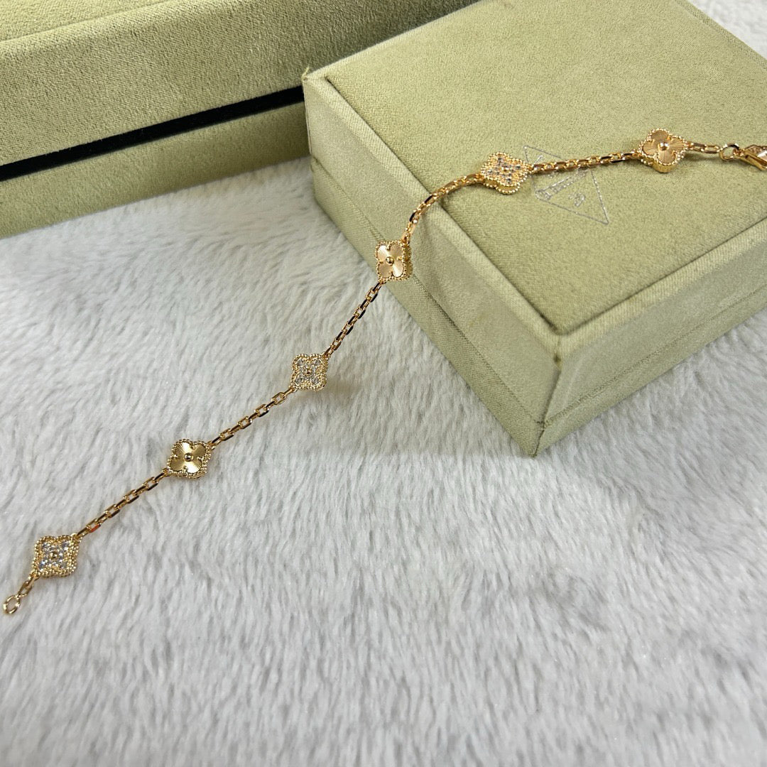 [⭐Renara]CLOVER 6 MOTIF DIAMOND LASER BRACELET