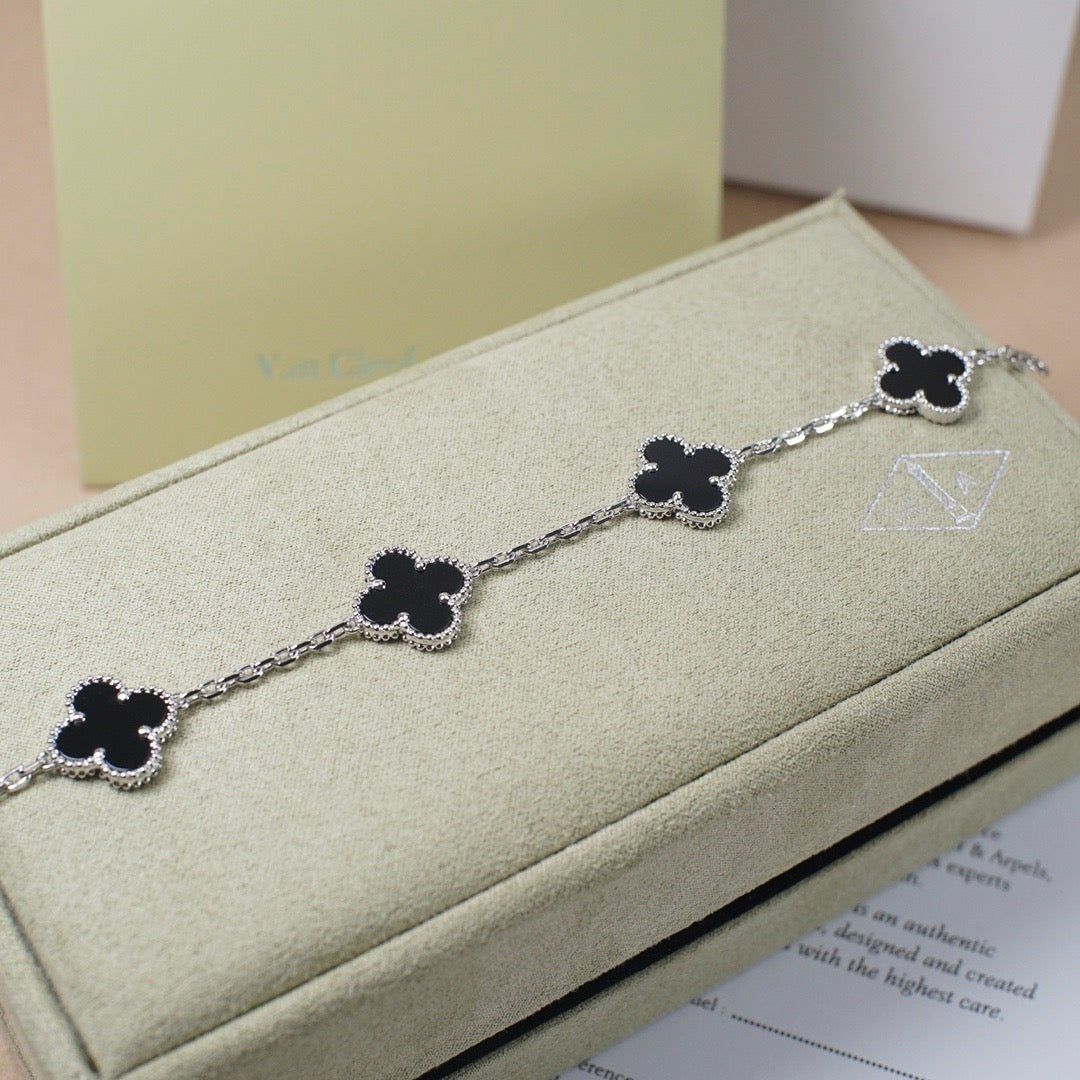[⭐Renara] CLOVER 5 MOTIF ONYXS BRACELET COLLECTION