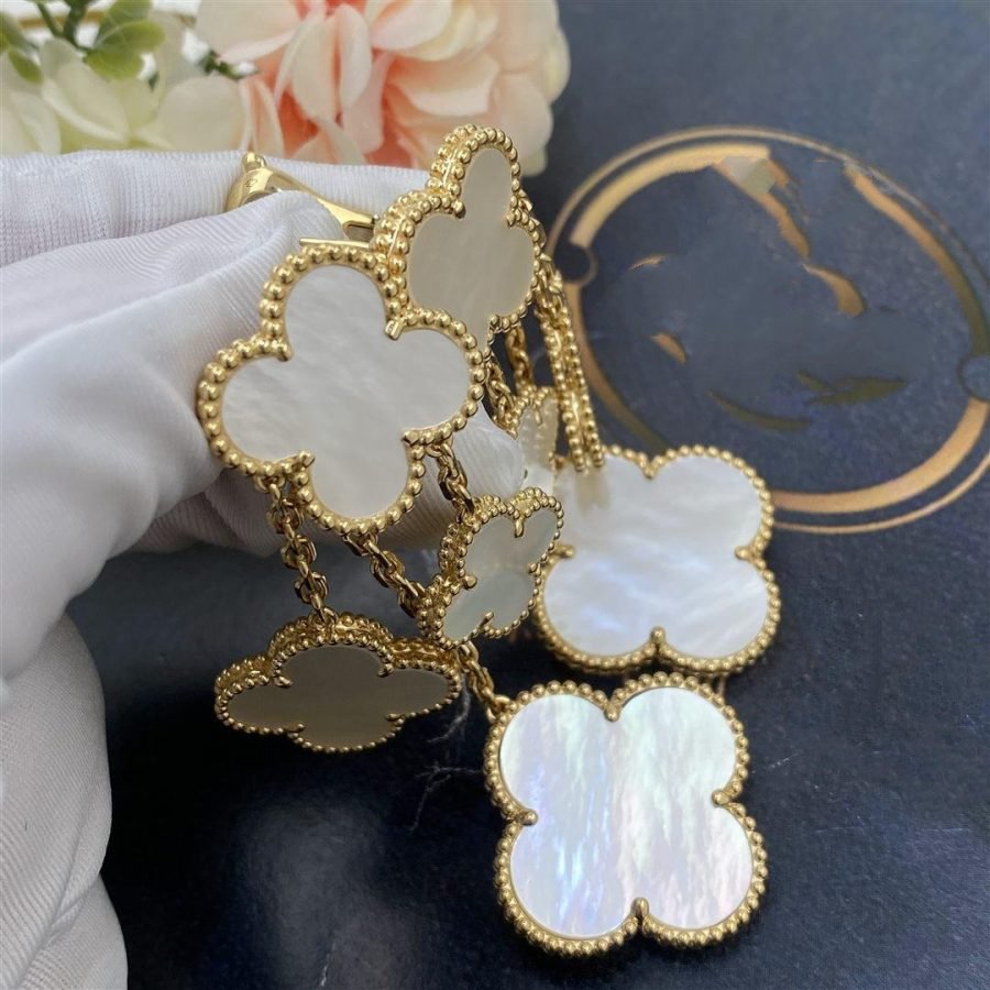 [⭐Renara]CLOVER EARRINGS WHITE MOP 4 MOTIFS GOLD